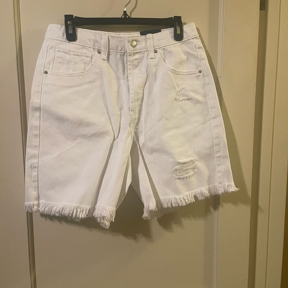 wild fable Pants - NWT wild fable white denim Bermuda high rise short. Size 8.